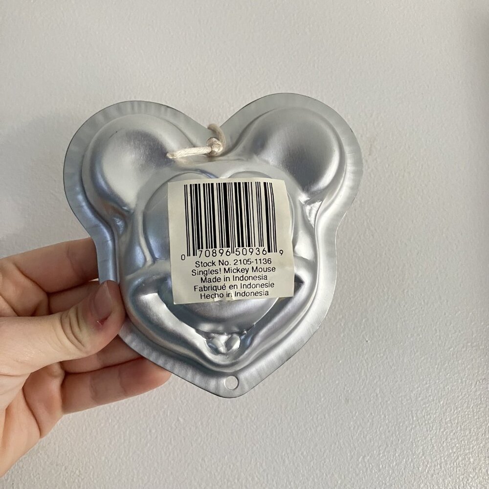 New Vintage Wilton Mickey Mouse Singles Mini Treat‎ Cake Pan Mold Insert - Picture 6 of 6
